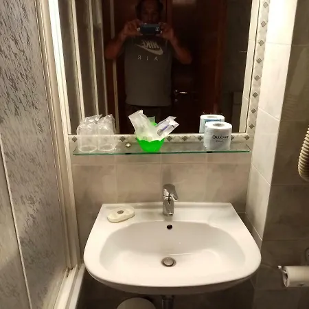 Affitta Select *
